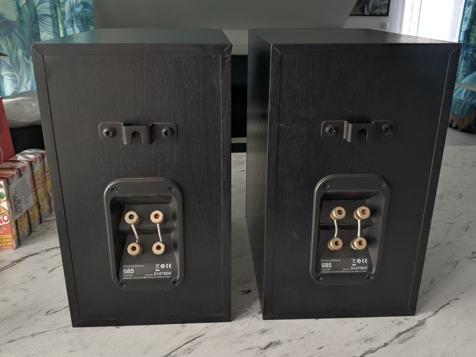 B&W Bowers&Wilkins 685  czarne, ładny stan