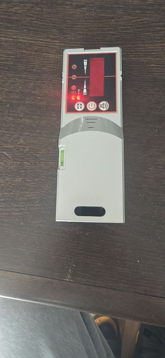 Detektor do laserow z czerwona wiazka