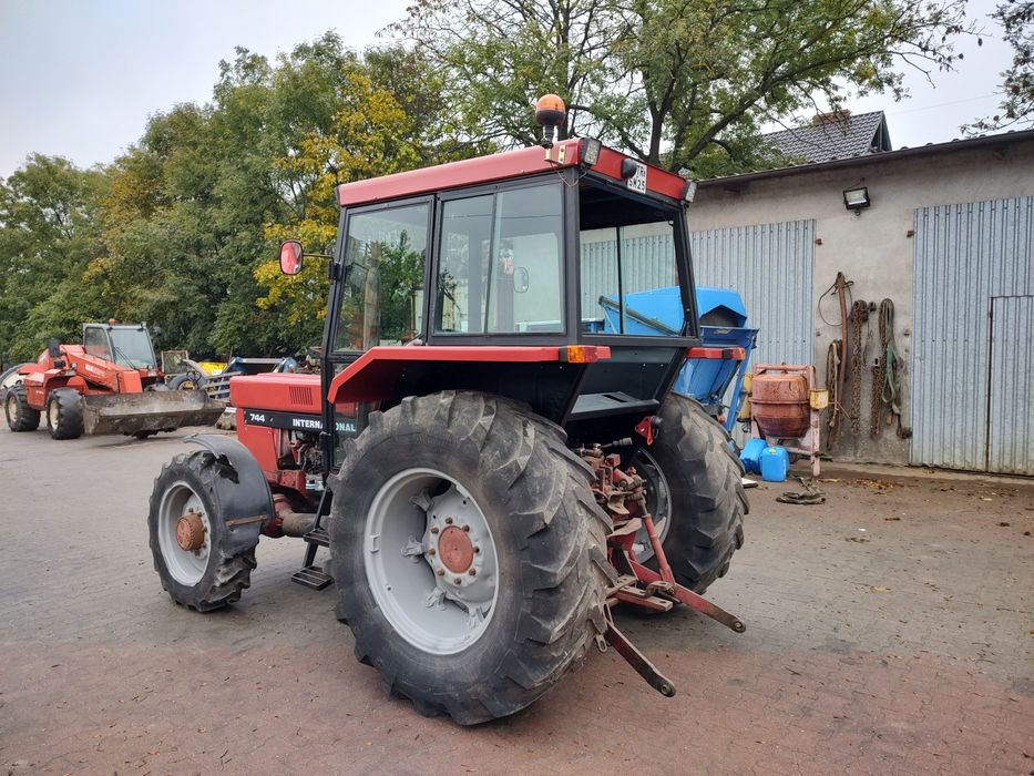 Case international 744 745xl ciągnik rolniczy 4x4