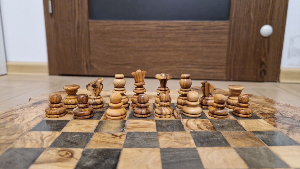 Drewniany zestaw szach z szufladkami