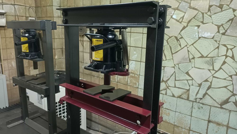 Прес гідравлічний