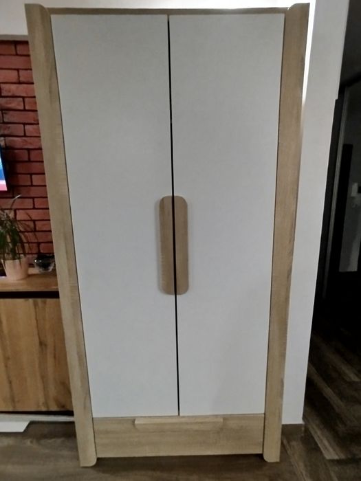 Szafa młodzieżowa.