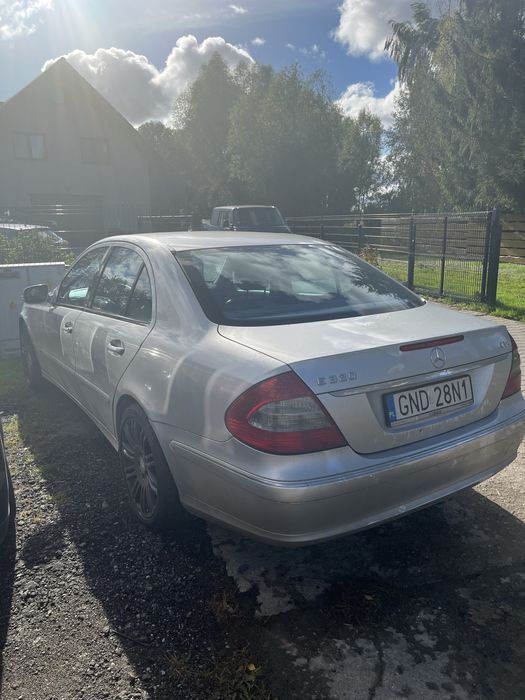 Mercedes W211 E320