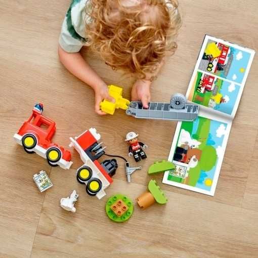 LEGO Duplo Wóz strażacki. Strażak kotek. Błyskające światła, dźwięki