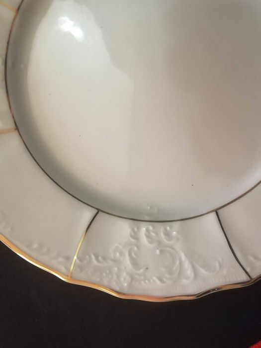 Набір тарілок Bernadotte від Thun H&R (27 см та 19 см)