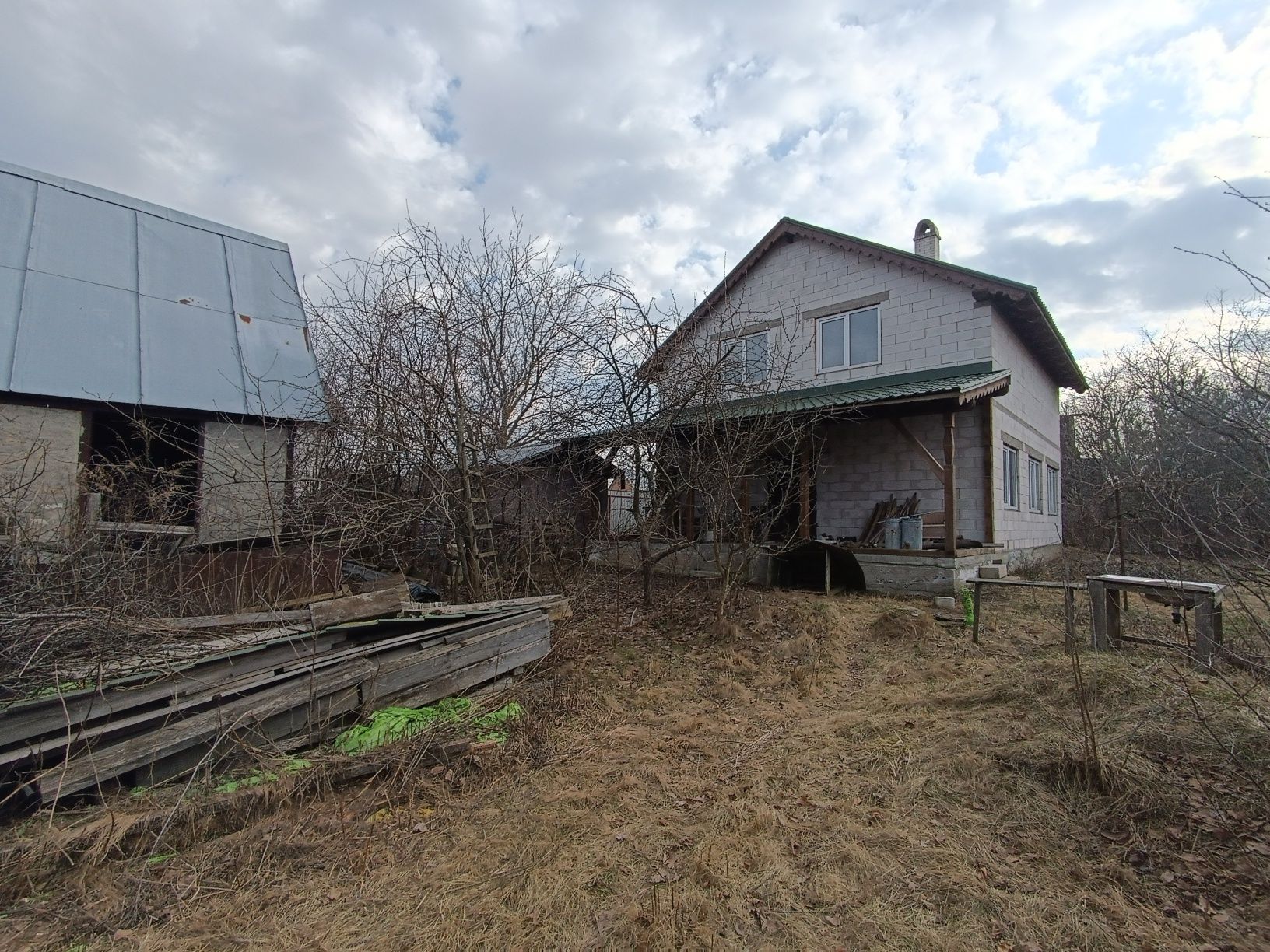 Продам добротну дачу під чистову в СТ.Академ сади.