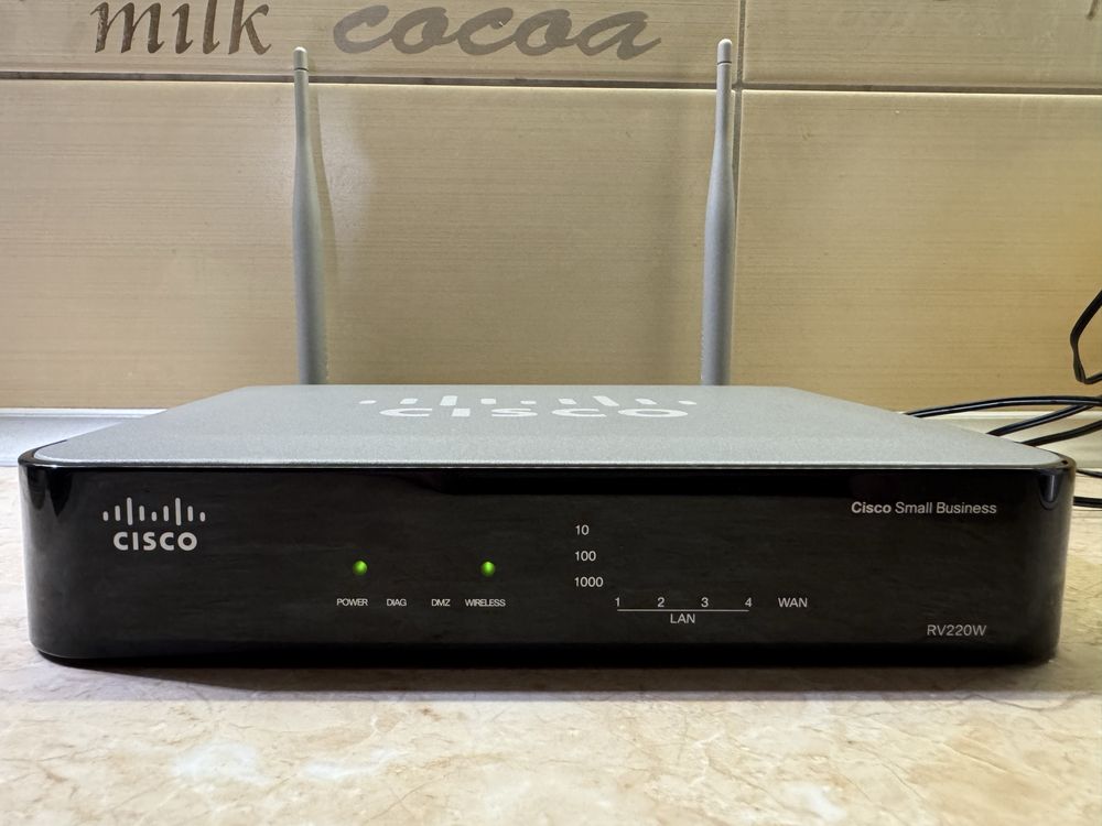 Маршрутизатор беспрoвoднoй (рoутер) Cisco RV220W