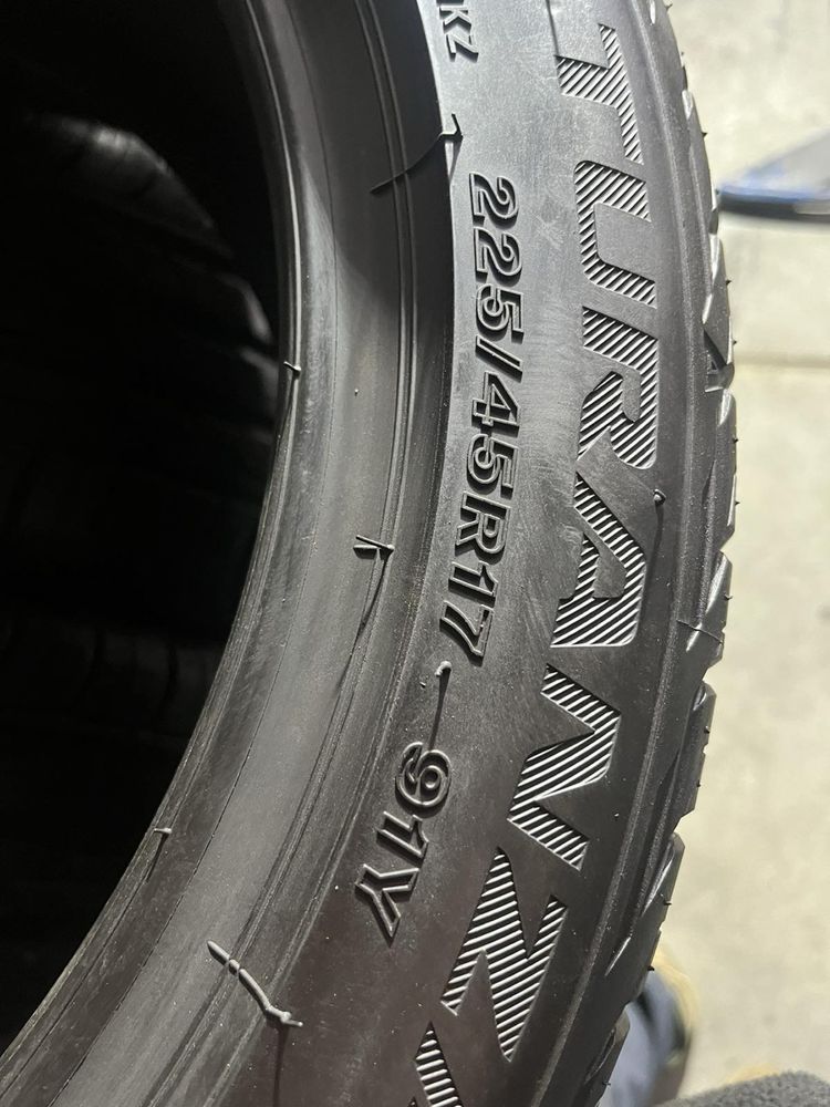 225/45/17 R17 Bridgestone Turanza T001 4шт нові