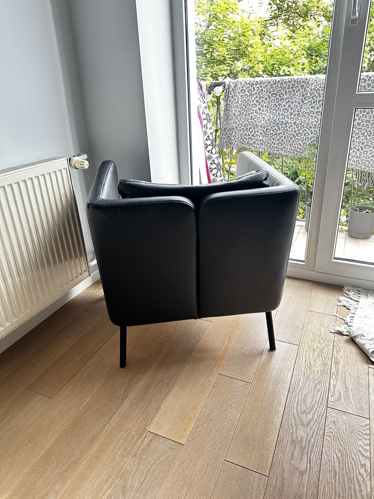 2 fotele z ikea EKERÖ czarne