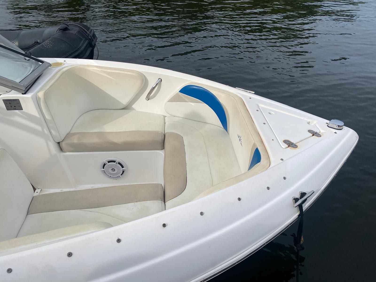 Barco lancha MARIAH