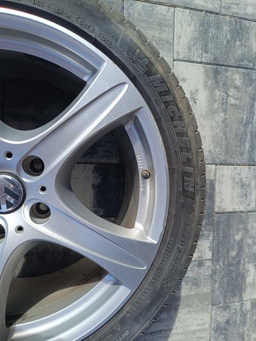 Sprzedam felgi 20cali z oponami
