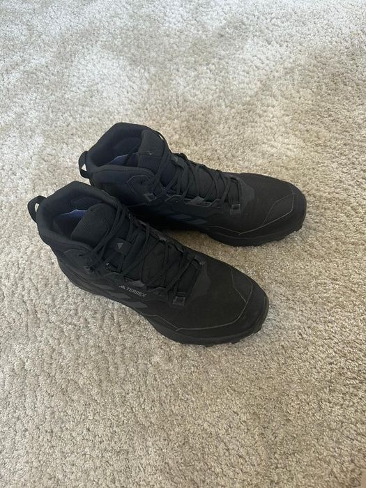 Trekkingi Adidas Terrex AX4 Mid GORE-TEX – rozmiar 45, jak nowe!