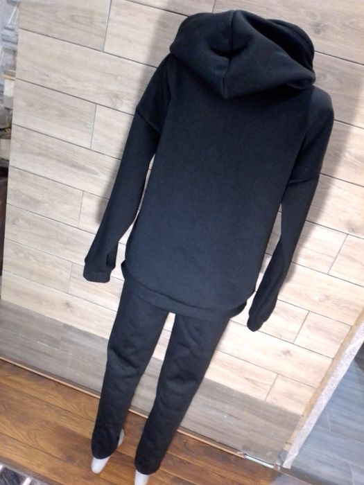 Костюм женский спортивный