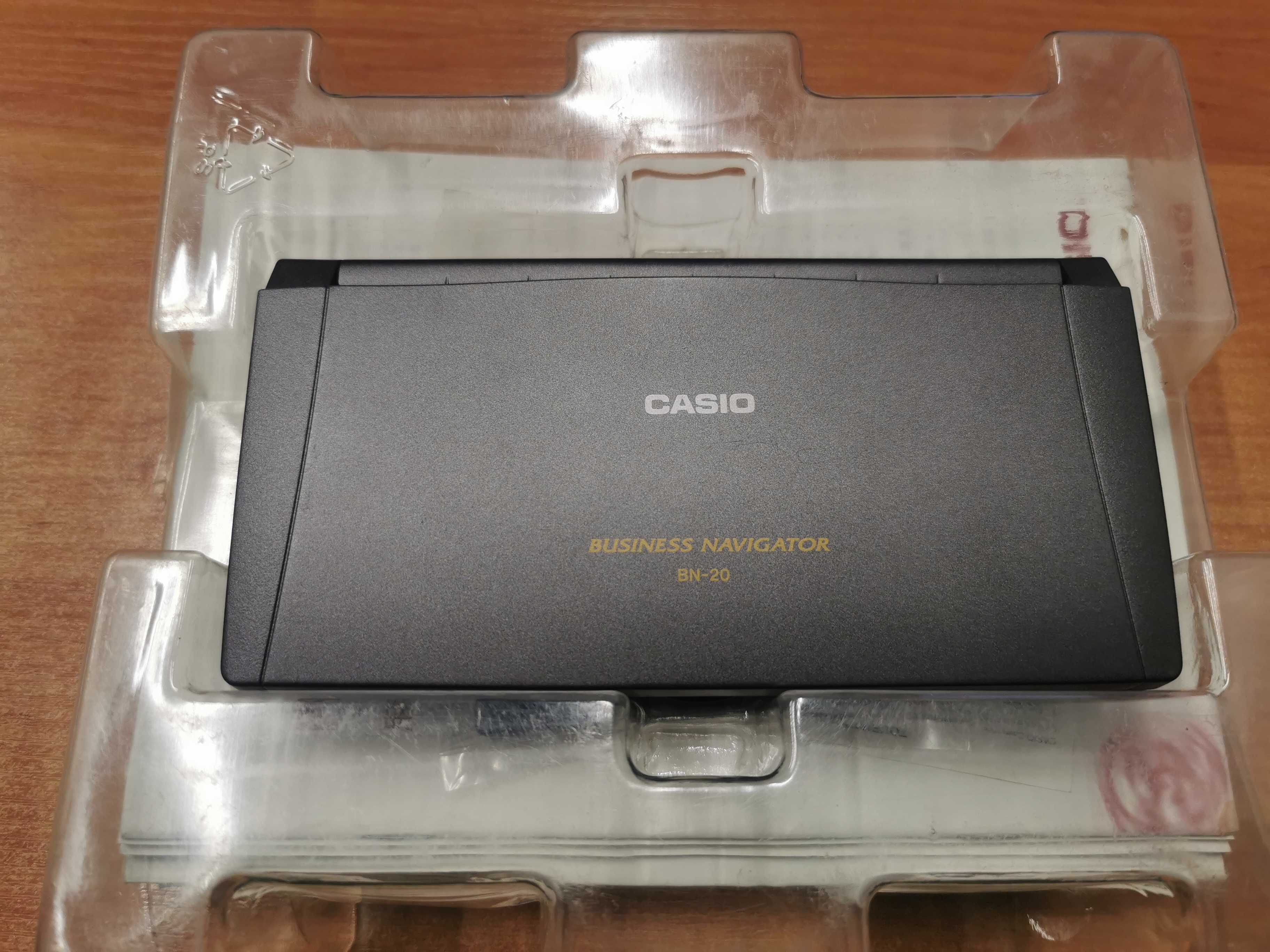 Retro organizer Casio BN-20 Business Navigator.