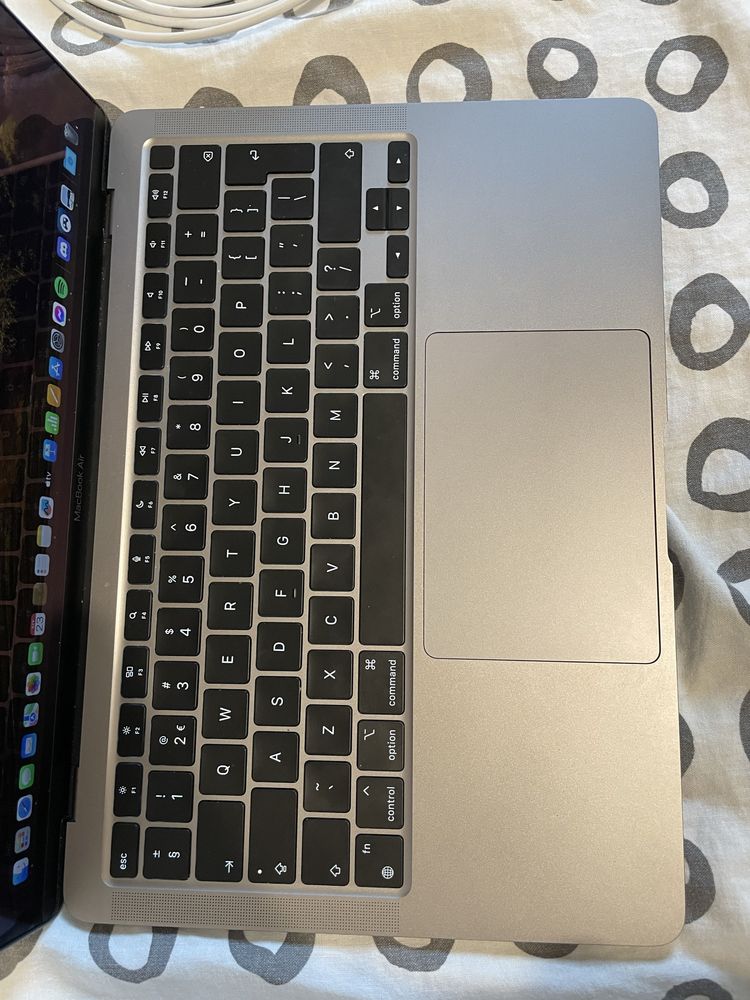 Macbook air 13 cali m1/kondycja baterii 97%/8GB RAM/256GB SSD/