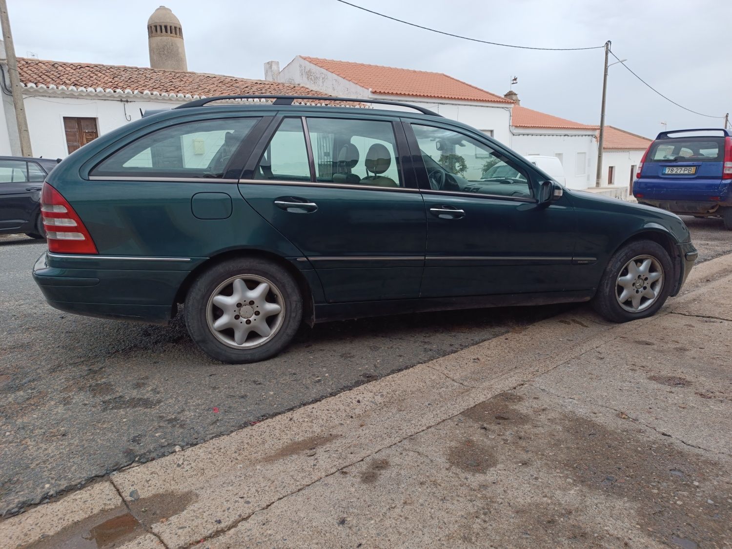 Mercedez Benz - C220 Automático