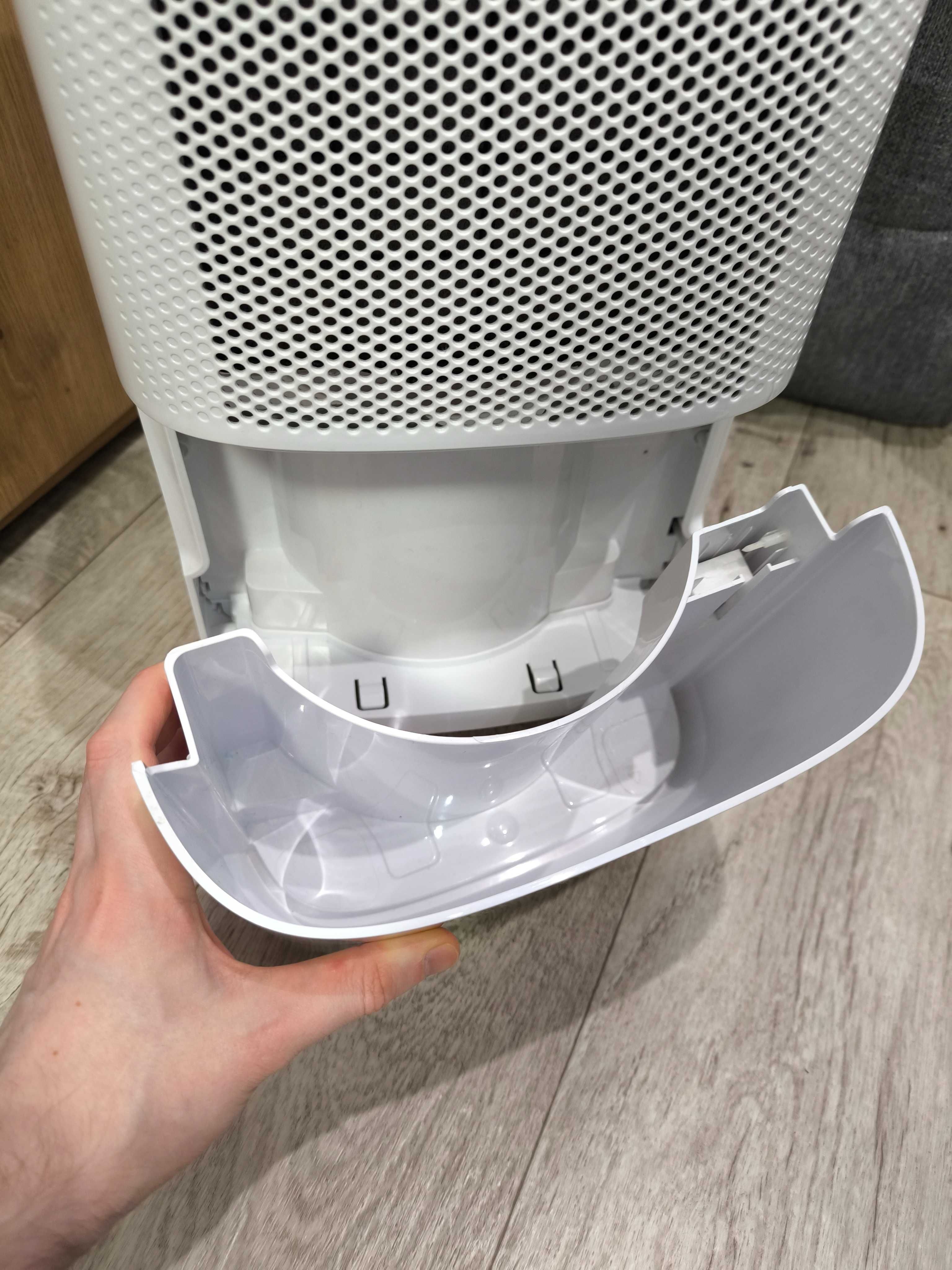 Осушитель воздуха Electrolux EDH-12L с функцией очистки воздуха