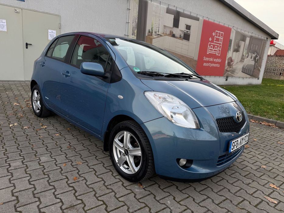 Toyota Yaris Yaris 1,3 klimatyzacja Alufelgi Śliczny kolor z Niemiec
