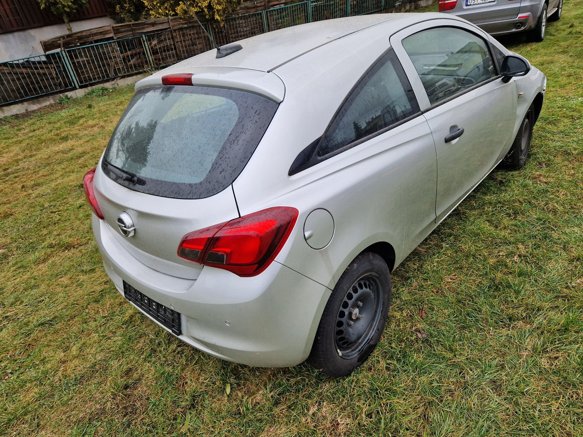 Opel Corsa E 1.4 66kw grzane siedzenia CITI wspomaganie