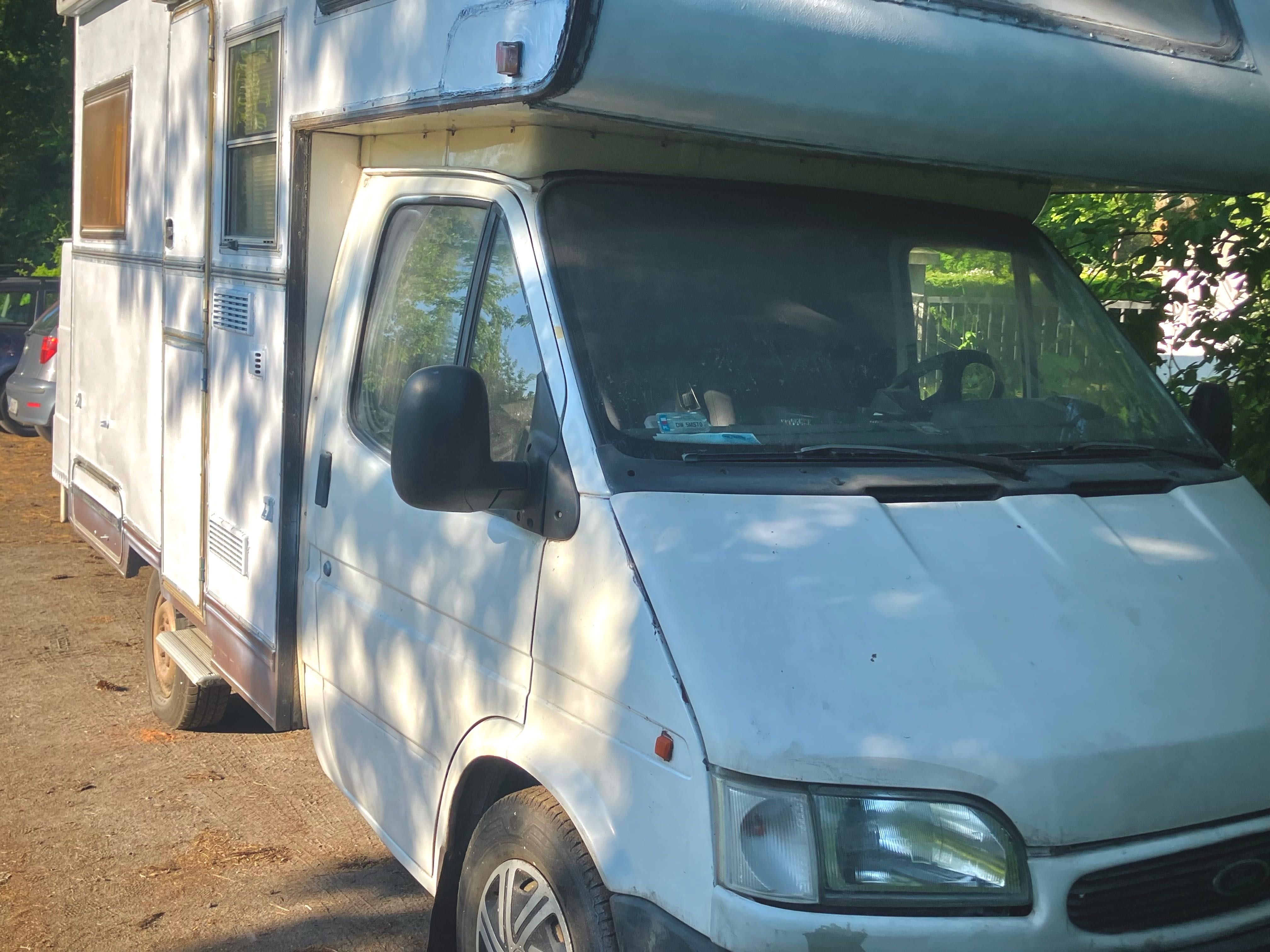 Kamper Ford Transit do 3,5t  '93 (bez przeglądu)