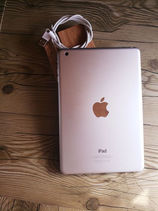 Продам ipad mini Планшет Apple