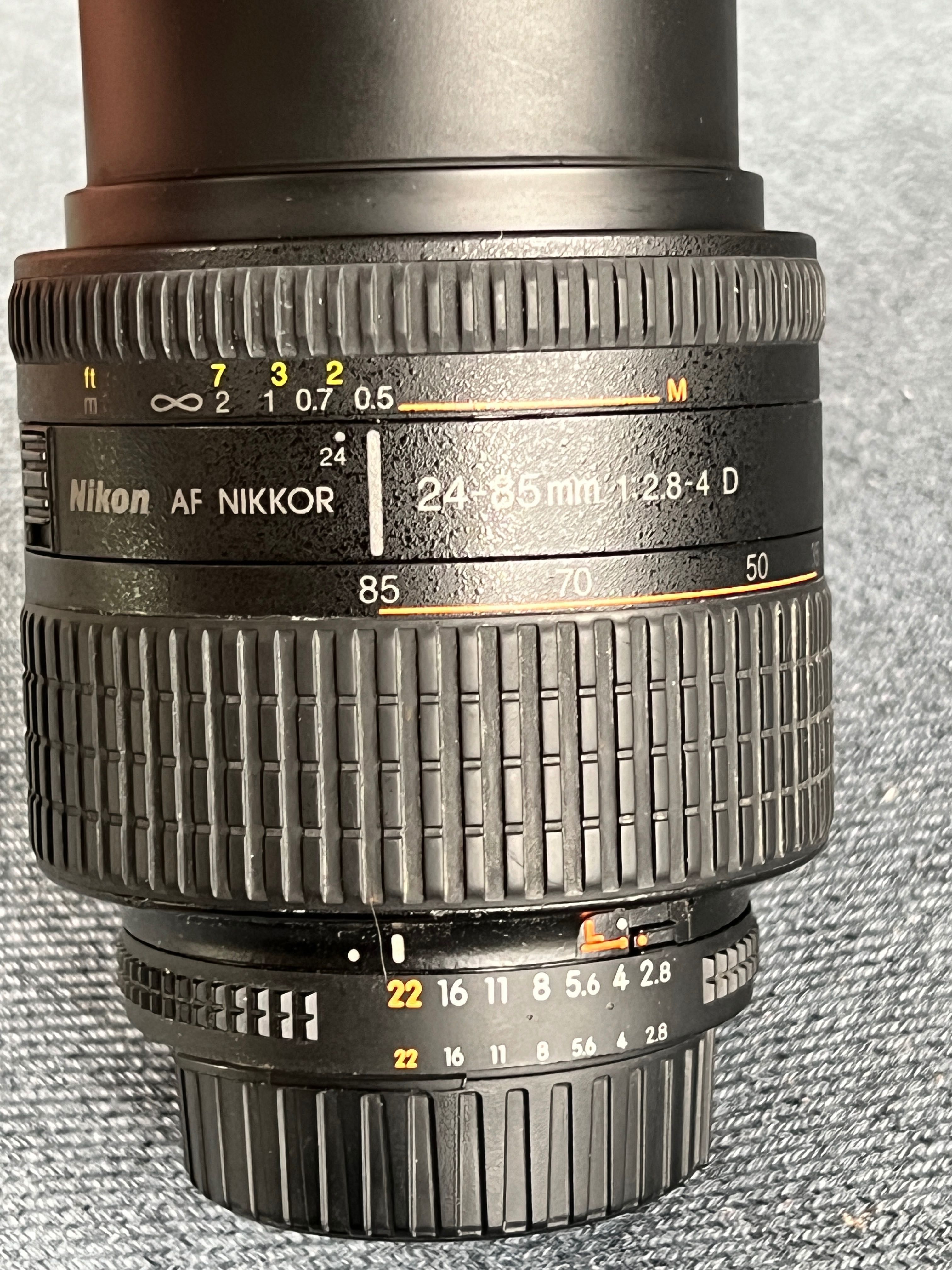 Nikon Zoom - Nikkor 24~85mm f/2.8~f/4 D(IF) macro