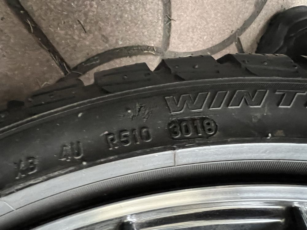 Резина комплект зима 225/40 R 18 Pirelli