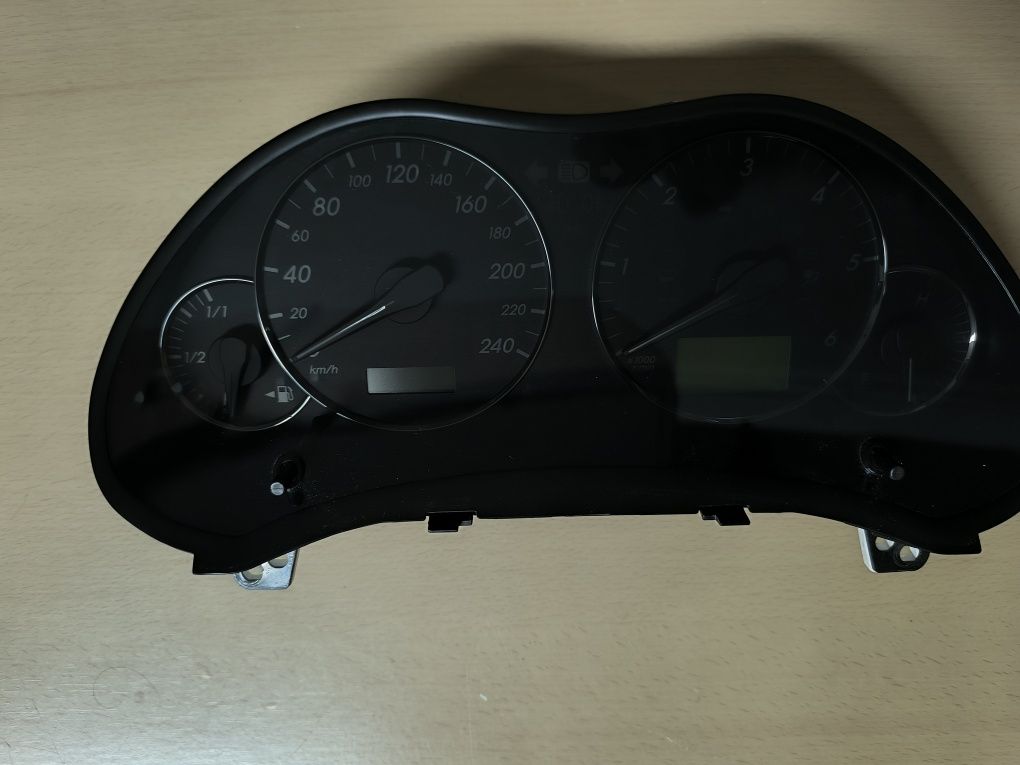 Km toyota Avensis 2007  T25