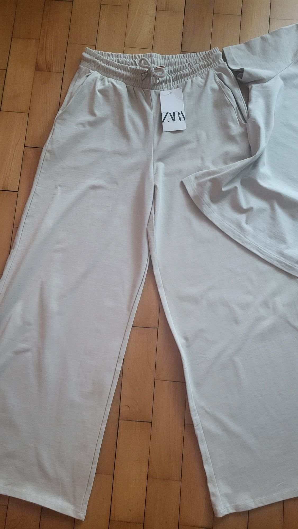 Dres Zara bawełniany.