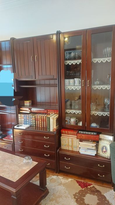 Móvel de sala em mogno