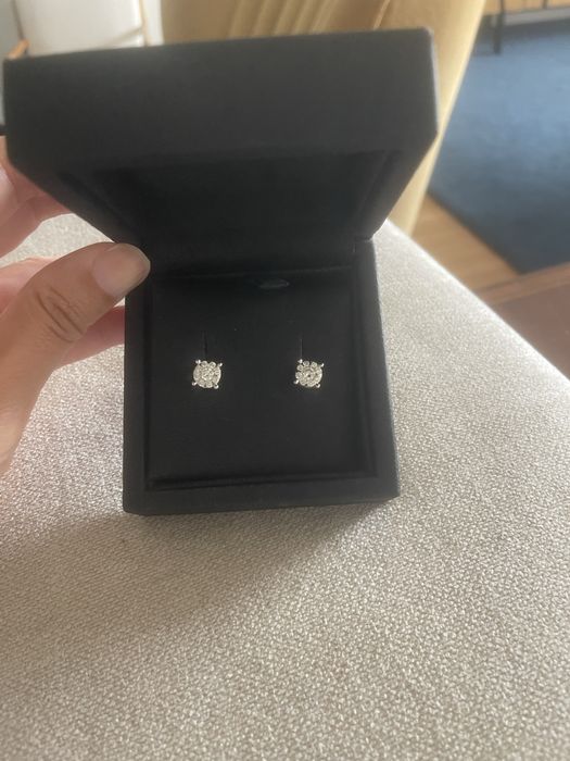 Brincos em ouro e diamantes