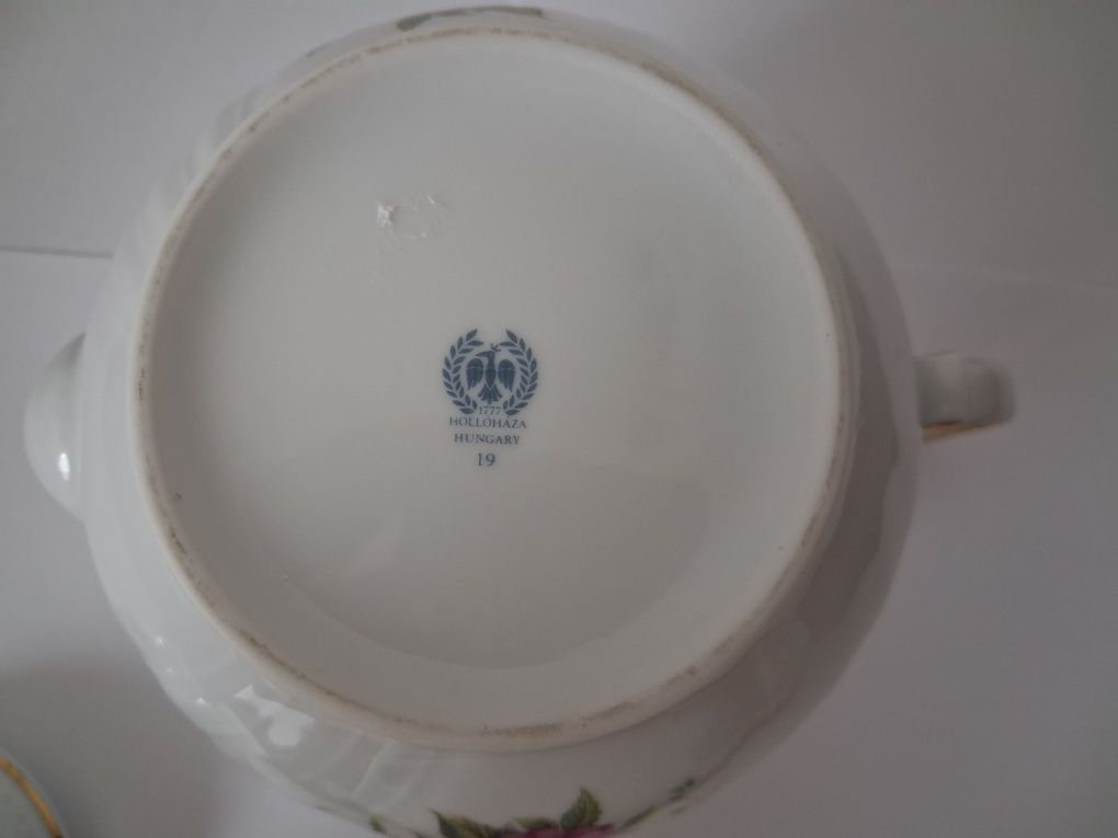 Dzbanek Hollohaza Hajnalka 20 cm

Nie był uzywany