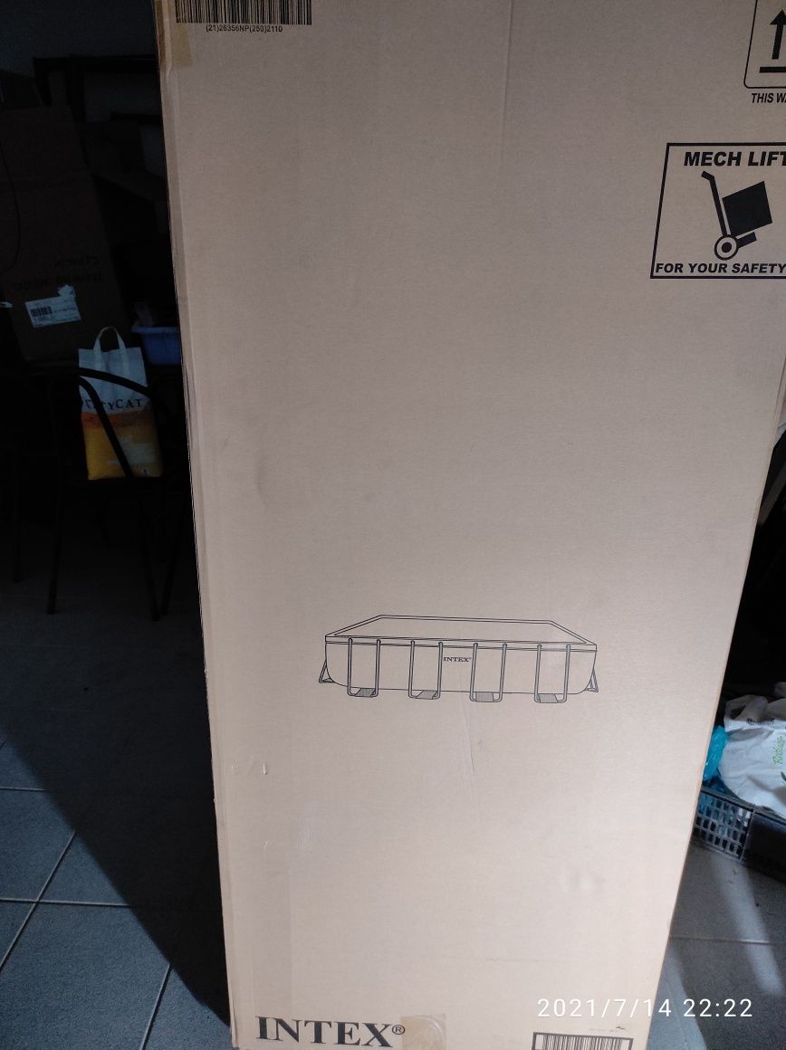Piscina Nova na embalagem- Ultra XTR Frame 549x274x132 cm + Ofertas