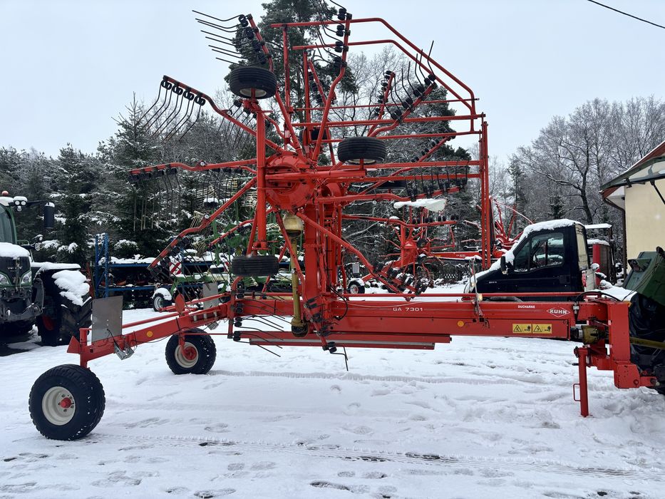 Zgrabiarka 2 karuzelowa Kuhn GA 7301 dwu karuzelowa do środka