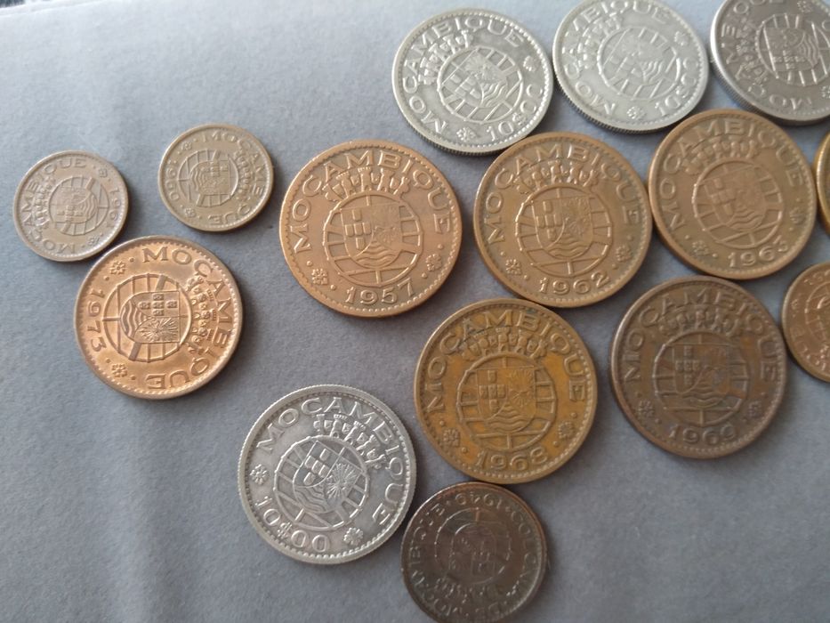 Lote de moedas de Moçambique