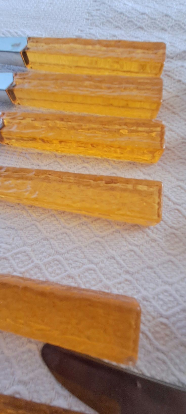 Conjunto talheres com cabo em plástico cor amber