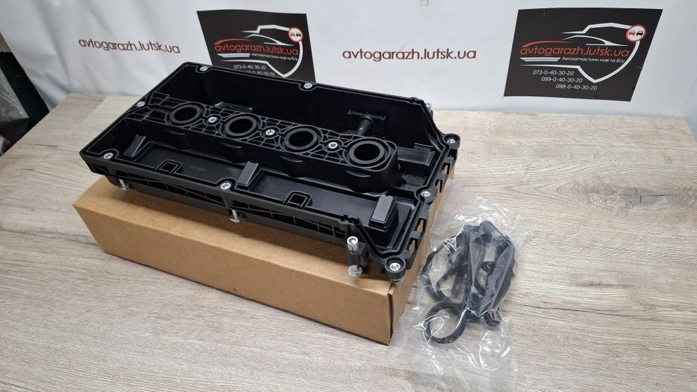 Клапанна кришка 1.6 1.8 Opel Astra H Astra J Vectra C Zafira C Mokka