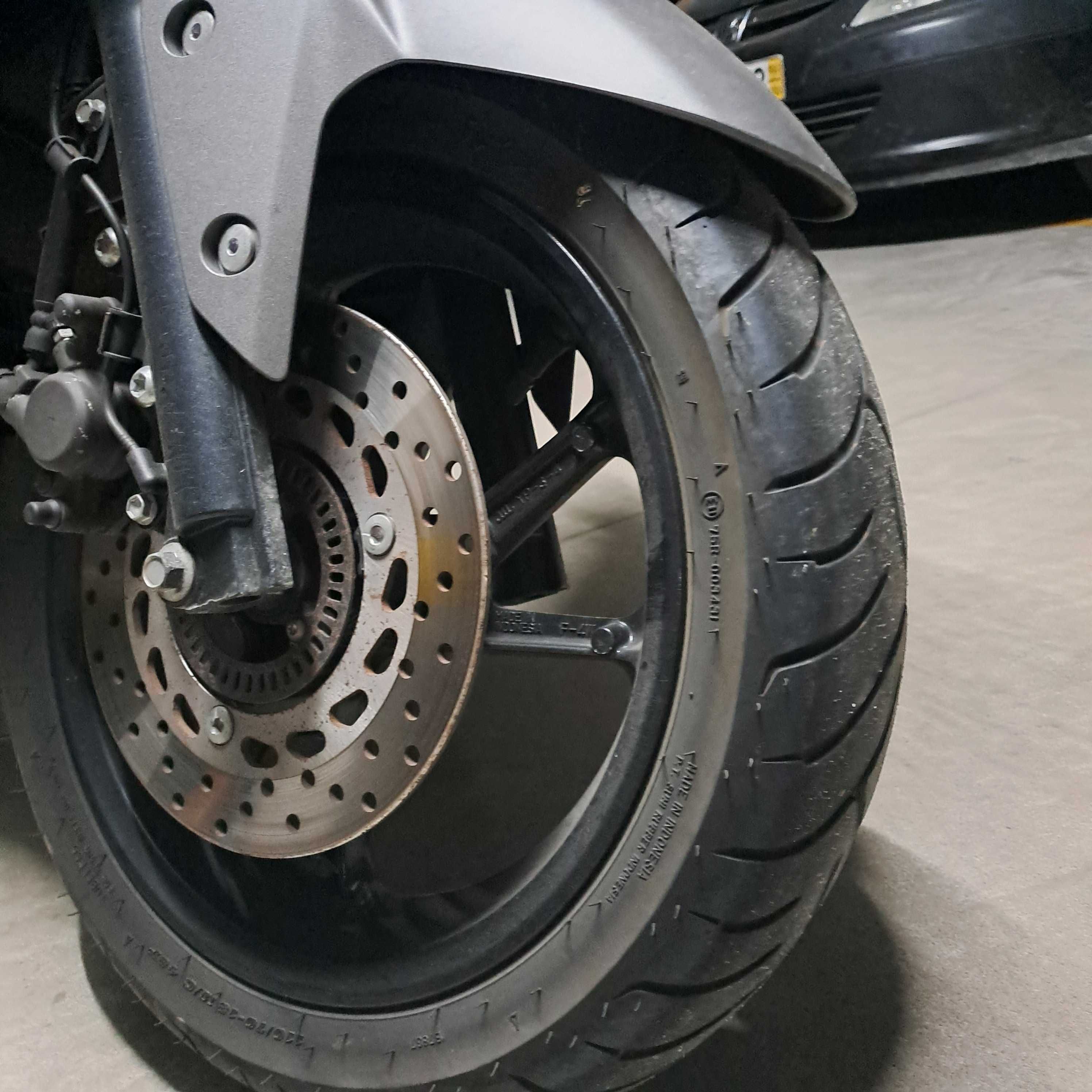 Yamaha Nmax 125 cc com pouco uso e de garagem.