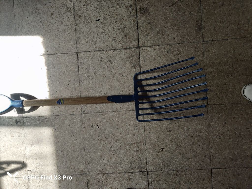 Ancinho e pá limpeza