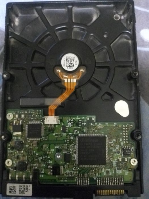 Жёсткий диск Hitachi Deskstar 82.3 ГБ