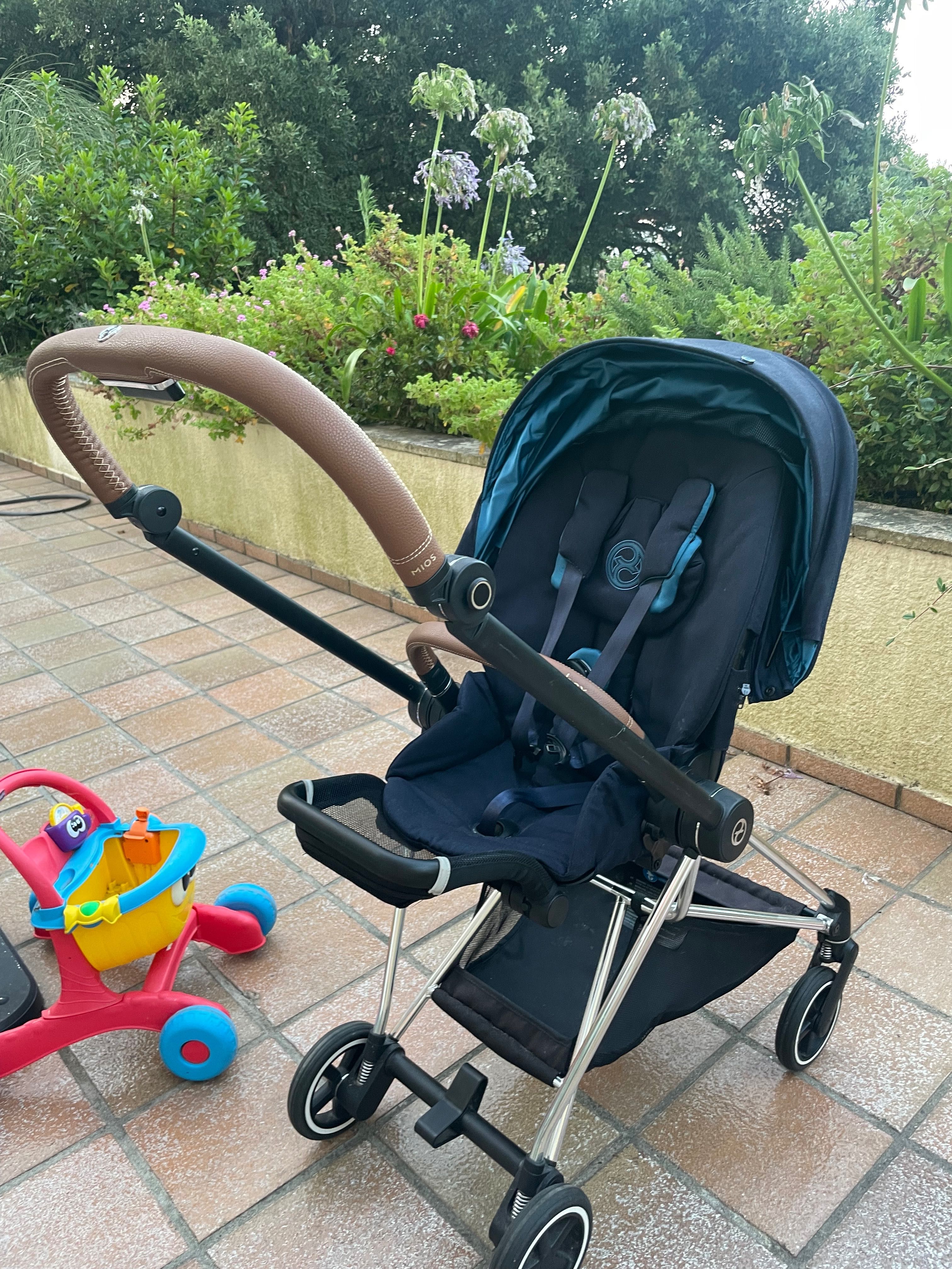 Carrinho cybex platinum mios azul escuro