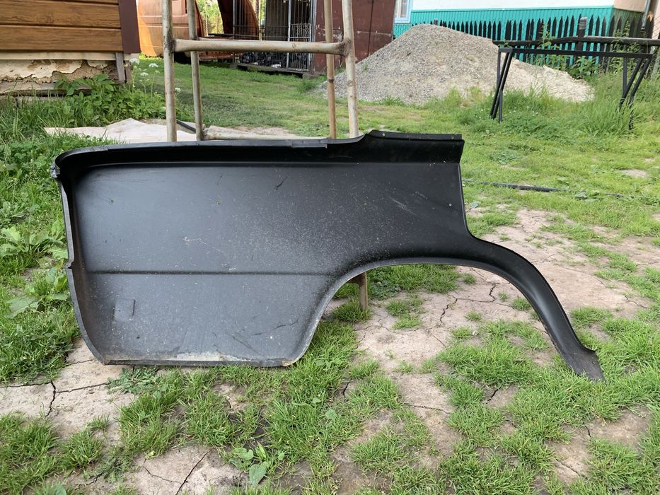 Крило, дверка (ліві, задні) від ВАЗ 2106