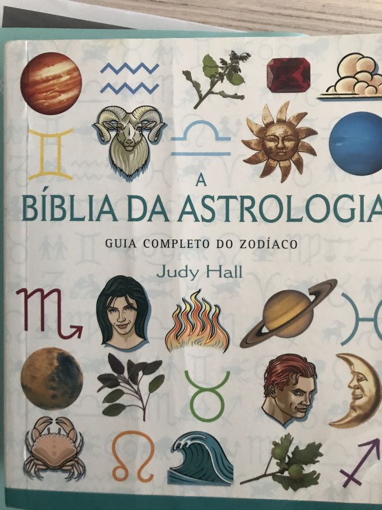 Biblia da astrologia de Judy hall