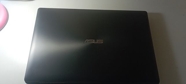 Ноутбук Asus r515m
