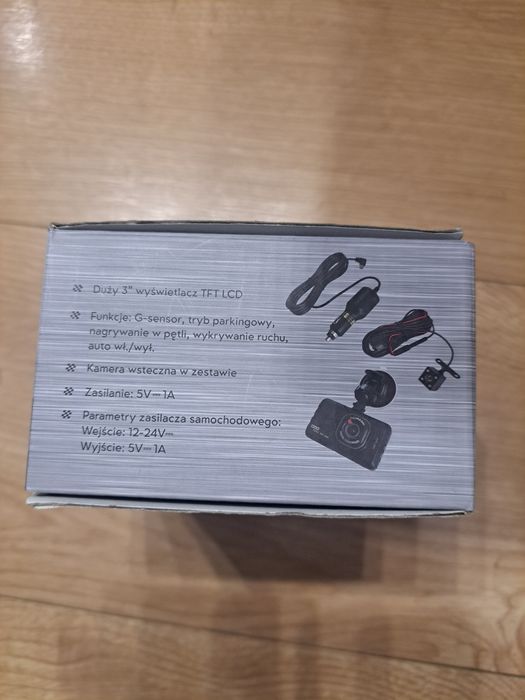 Kamerka samochodowa dual z kamerką wsteczną