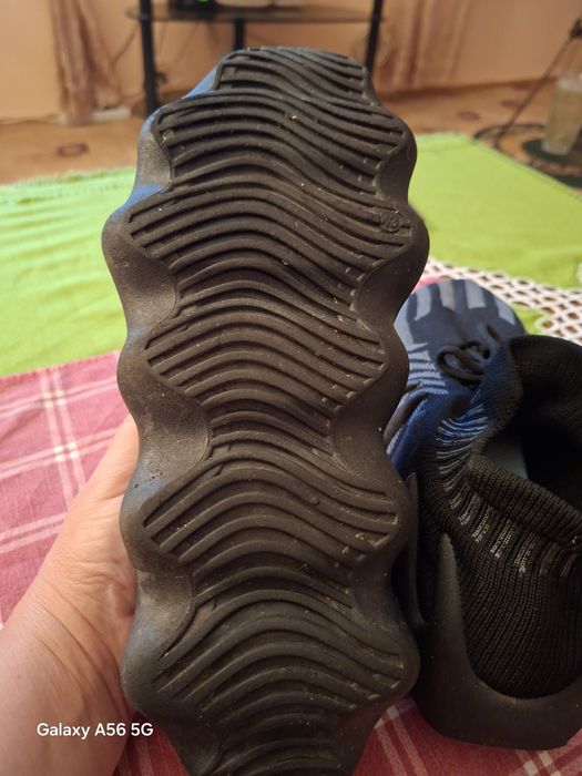 Кросівки літні  чоловічі 42,5 розмір нові Італія літні