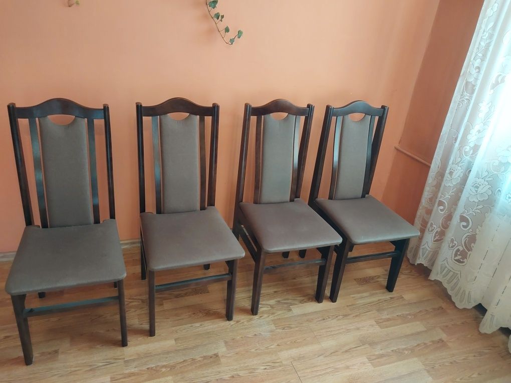 Krzesla drewniane tapicerowane 4szt