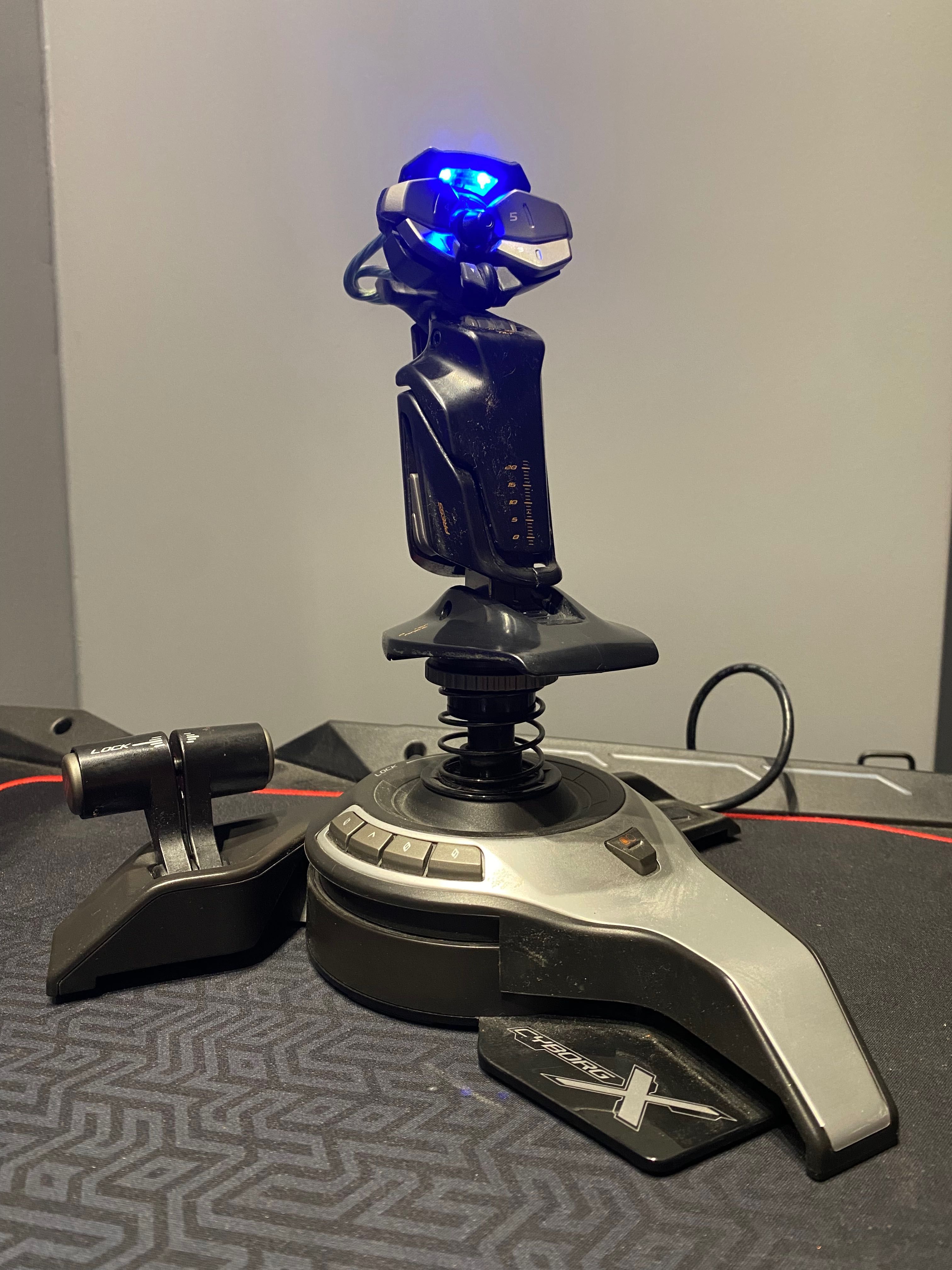 Pad Joystick Cyborg Fl Y5 Flight Stick