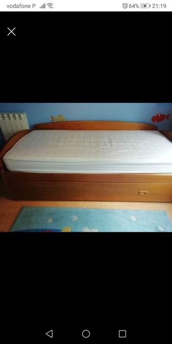 Cama com gavetão para duas camas