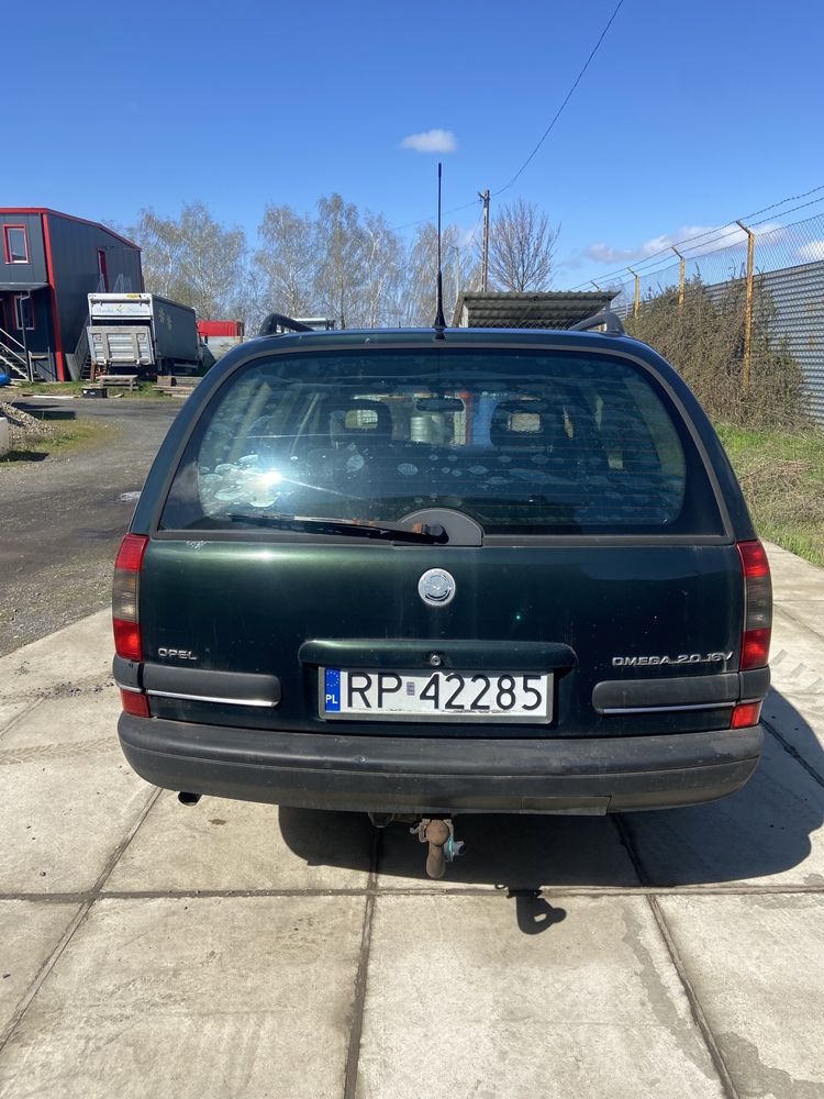 Opel Omega B 2.0 бензин 16V 1996